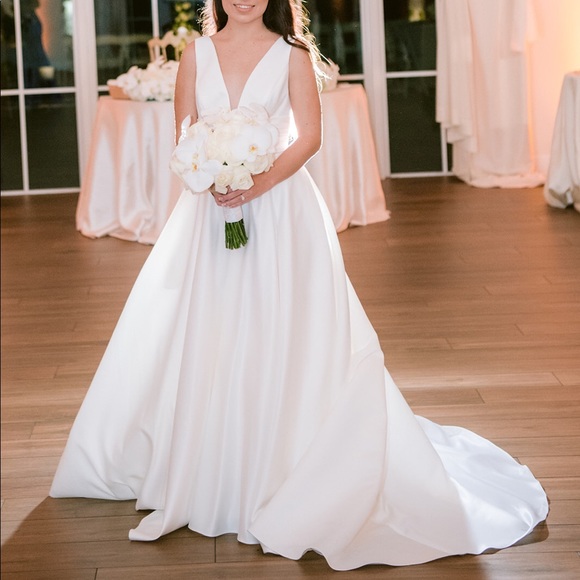 Wedding Dress - Picture 2 of 4